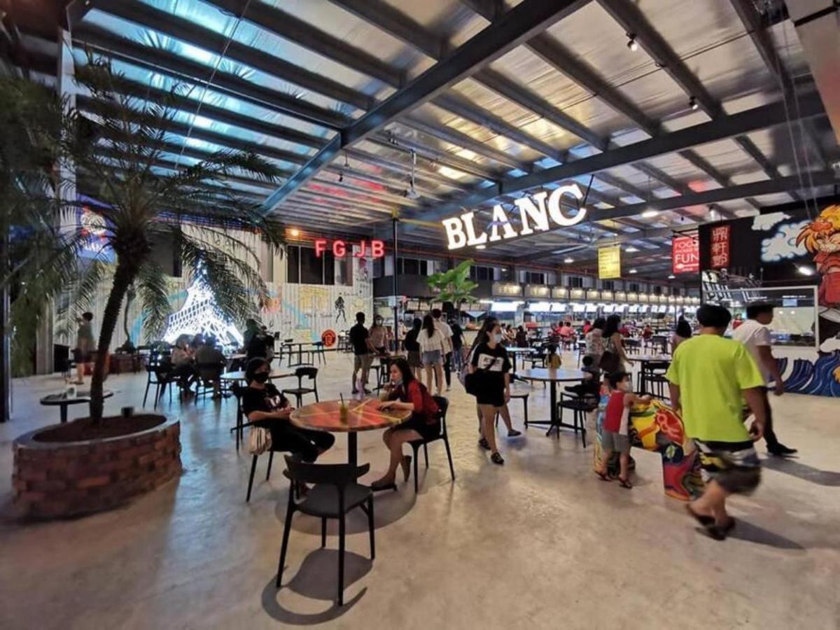 Seaview Condo Near Rf Mall, Food Court & Free Netflix Johor Bahru Exterior foto